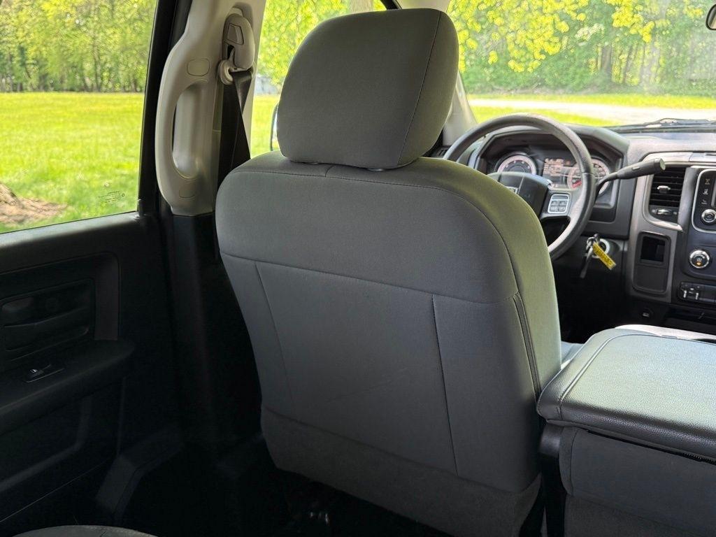 RAM 2500 Tradesman 4x4 Crew Cab 6'4" Box 2017