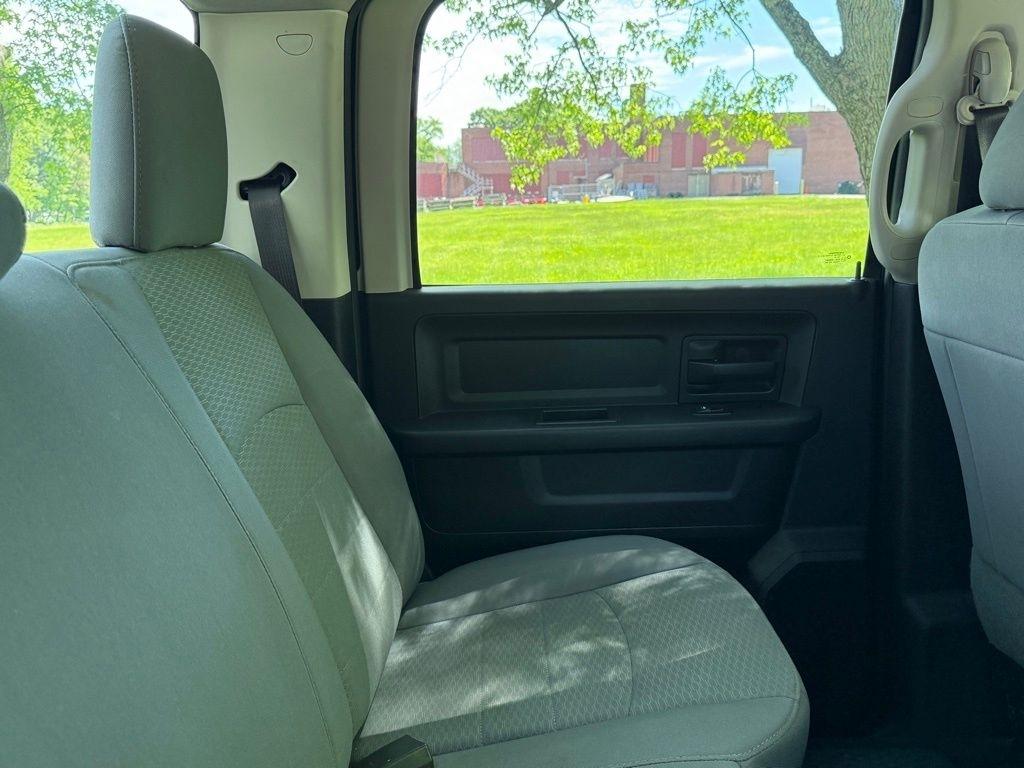RAM 2500 Tradesman 4x4 Crew Cab 6'4" Box 2017