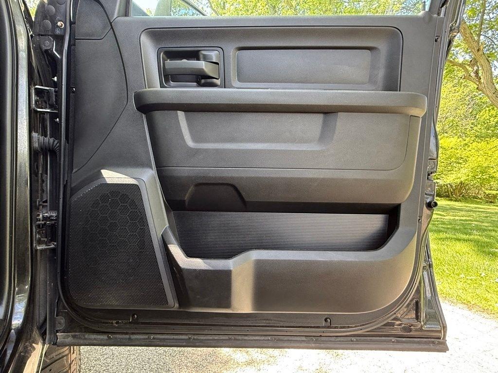 RAM 2500 Tradesman 4x4 Crew Cab 6'4" Box 2017