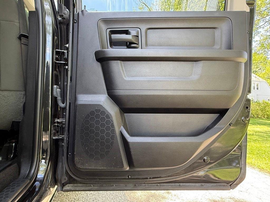 RAM 2500 Tradesman 4x4 Crew Cab 6'4" Box 2017