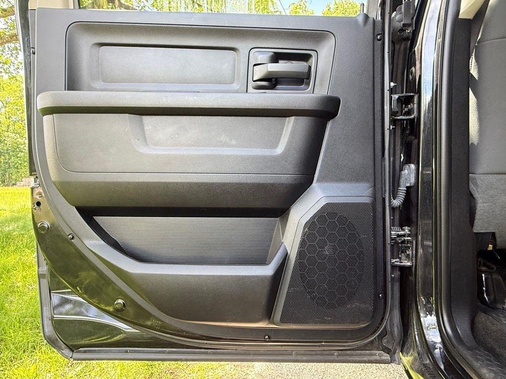 RAM 2500 Tradesman 4x4 Crew Cab 6'4" Box 2017
