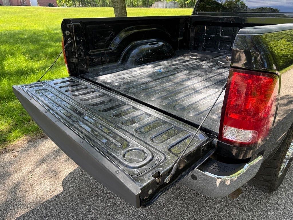 RAM 2500 Tradesman 4x4 Crew Cab 6'4" Box 2017