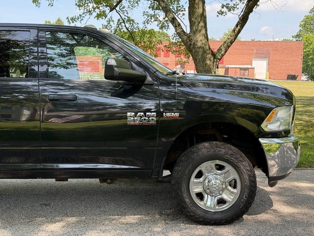 RAM 2500 Tradesman 4x4 Crew Cab 6'4" Box 2017