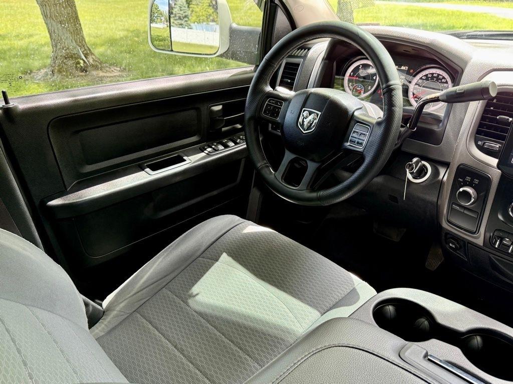 RAM 2500 4WD Crew Cab 149" Tradesman 2016