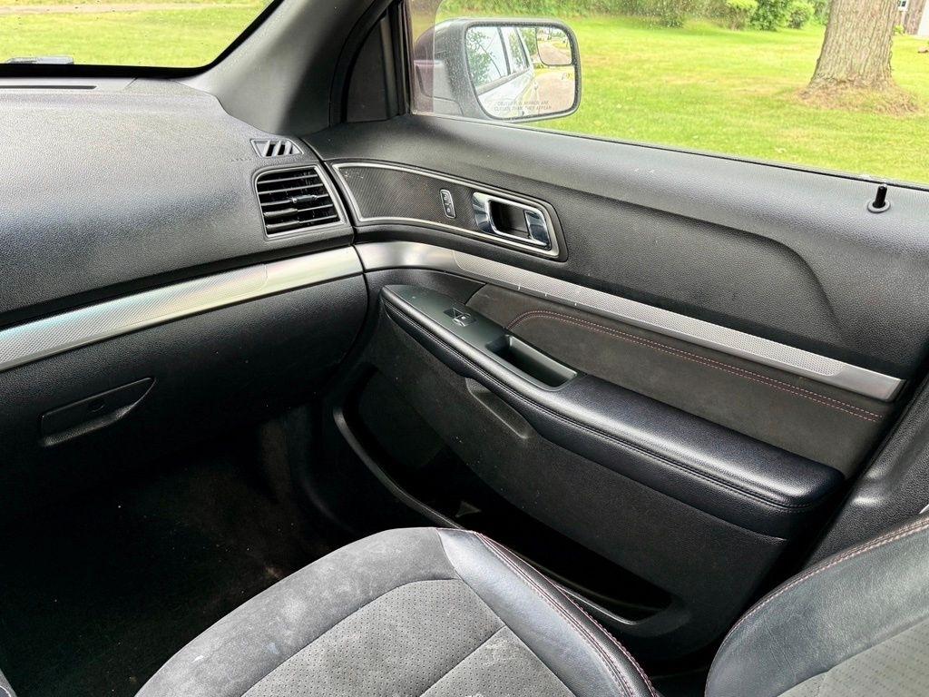 Ford Explorer XLT 4WD 2018