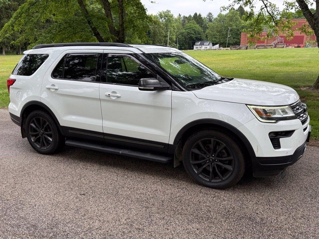 Ford Explorer photo 14