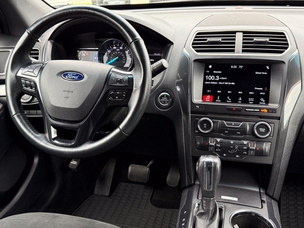 Ford Explorer photo 20