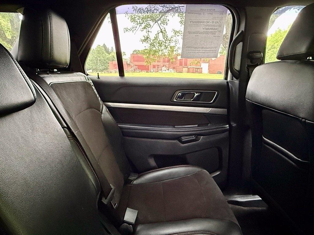 Ford Explorer photo 28