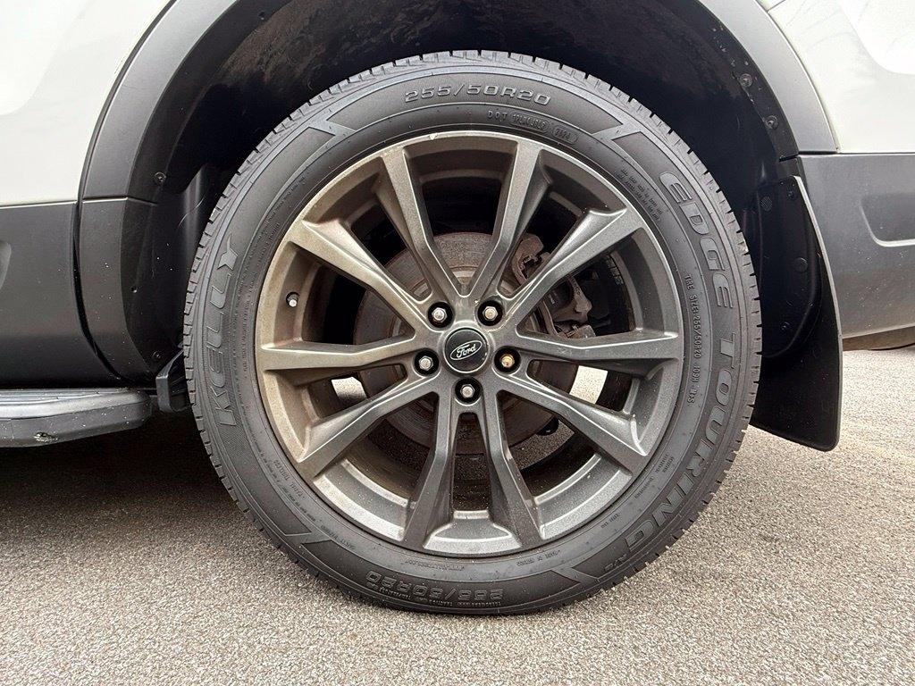 Ford Explorer photo 37