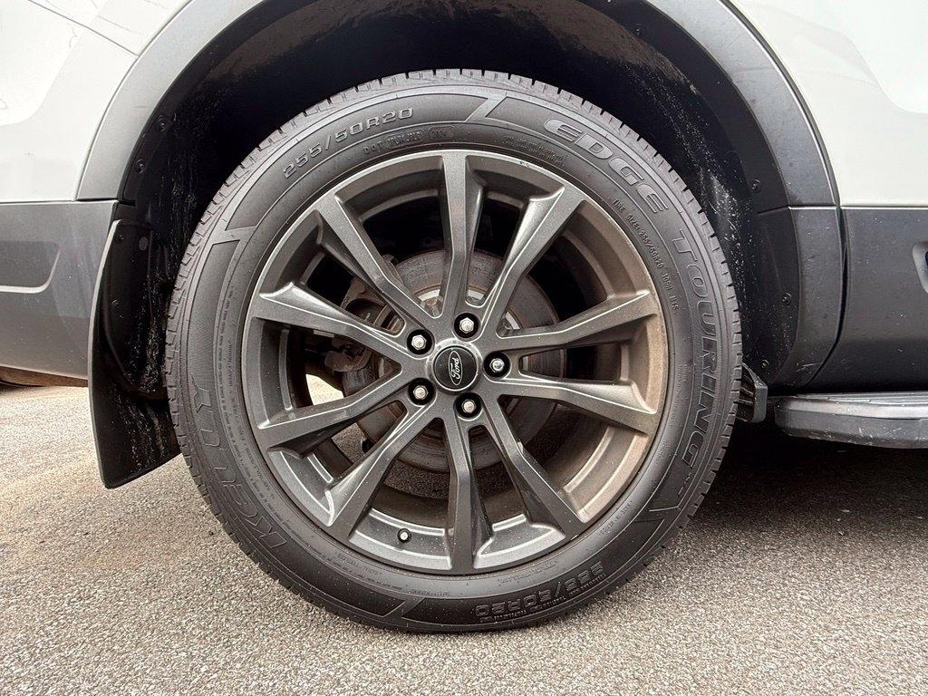 Ford Explorer photo 38