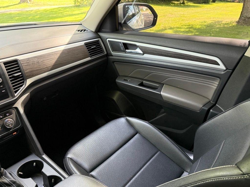 Volkswagen Atlas 2021.5 3.6L V6 SE w/Technology FWD 2021