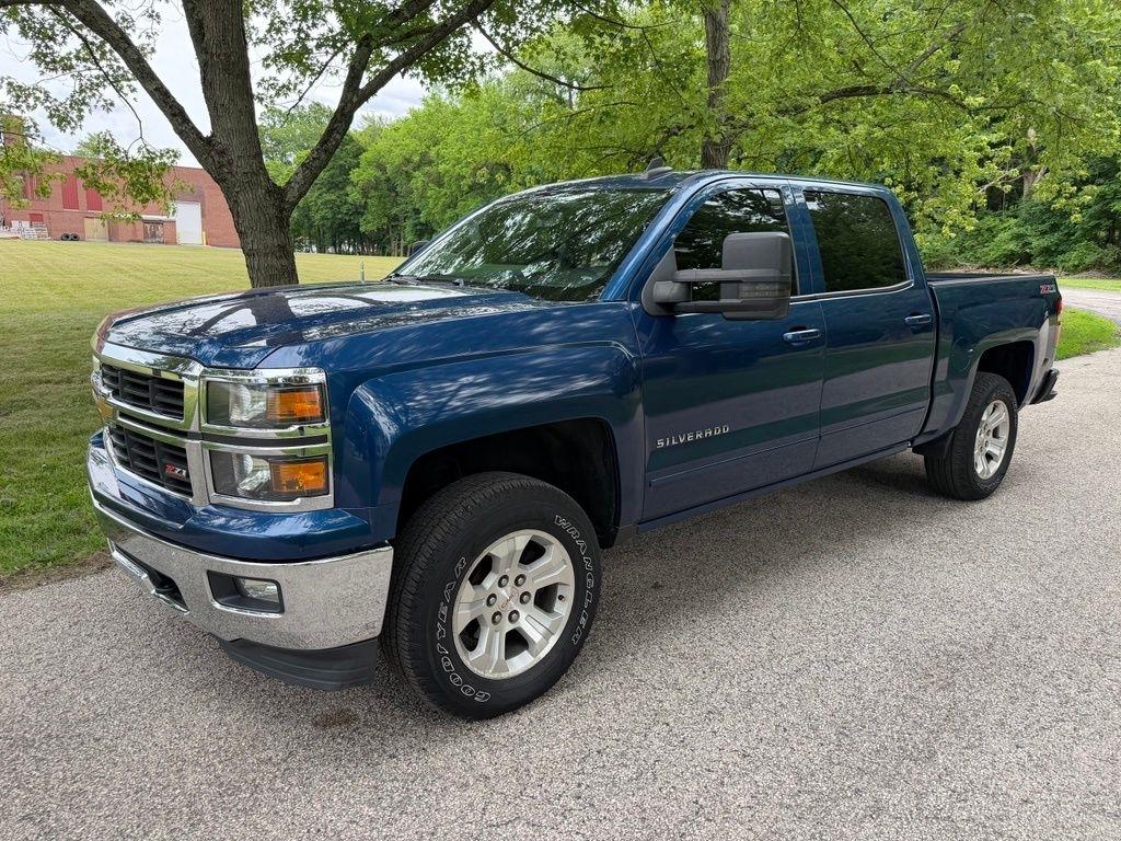 Chevrolet Silverado 1500 4WD Crew Cab 143.5" LT w/2LT 2015