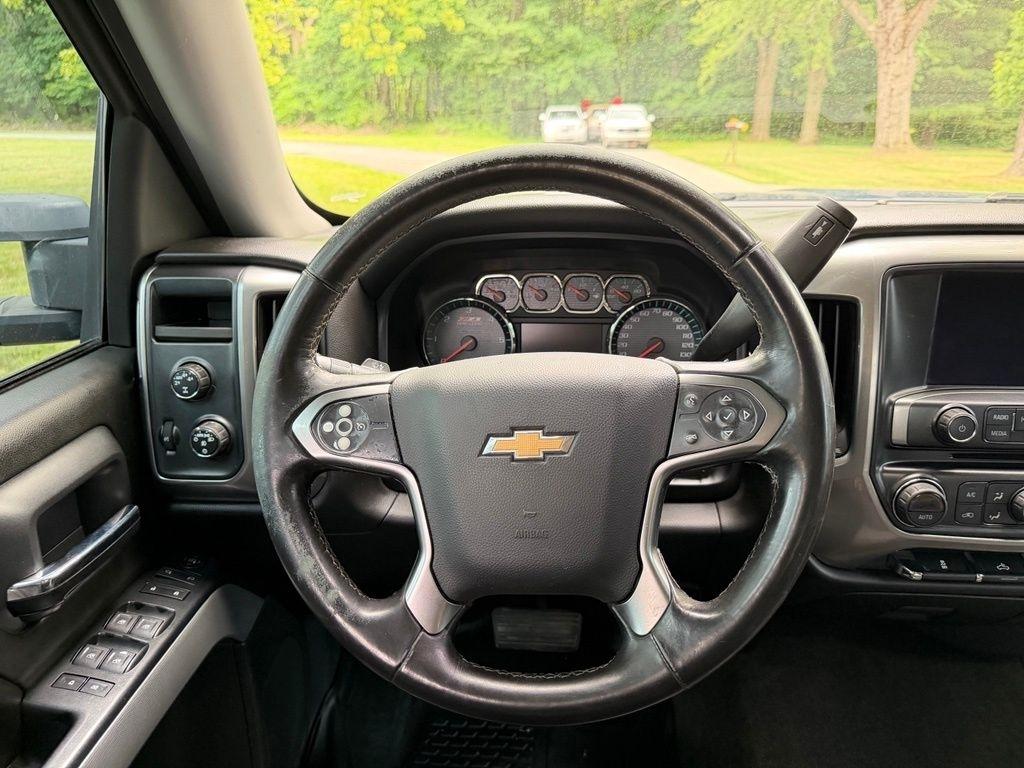 Chevrolet Silverado 1500 4WD Crew Cab 143.5" LT w/2LT 2015