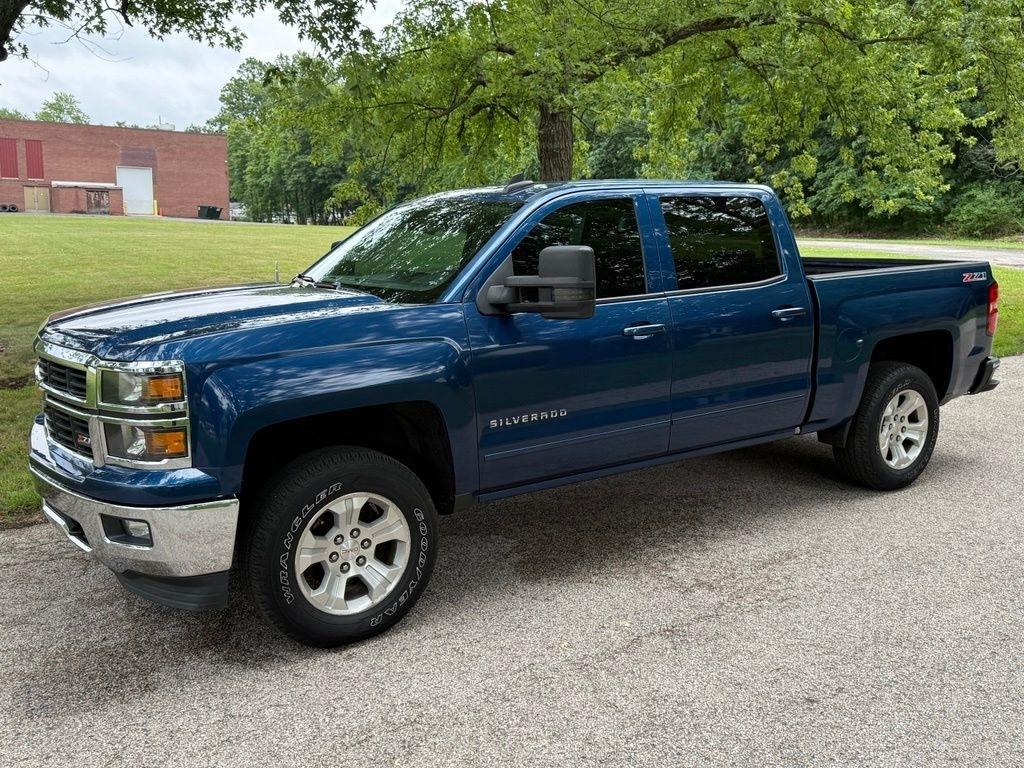 Chevrolet Silverado 1500 4WD Crew Cab 143.5" LT w/2LT 2015