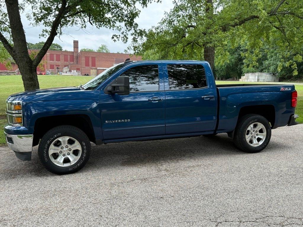 Chevrolet Silverado 1500 4WD Crew Cab 143.5" LT w/2LT 2015