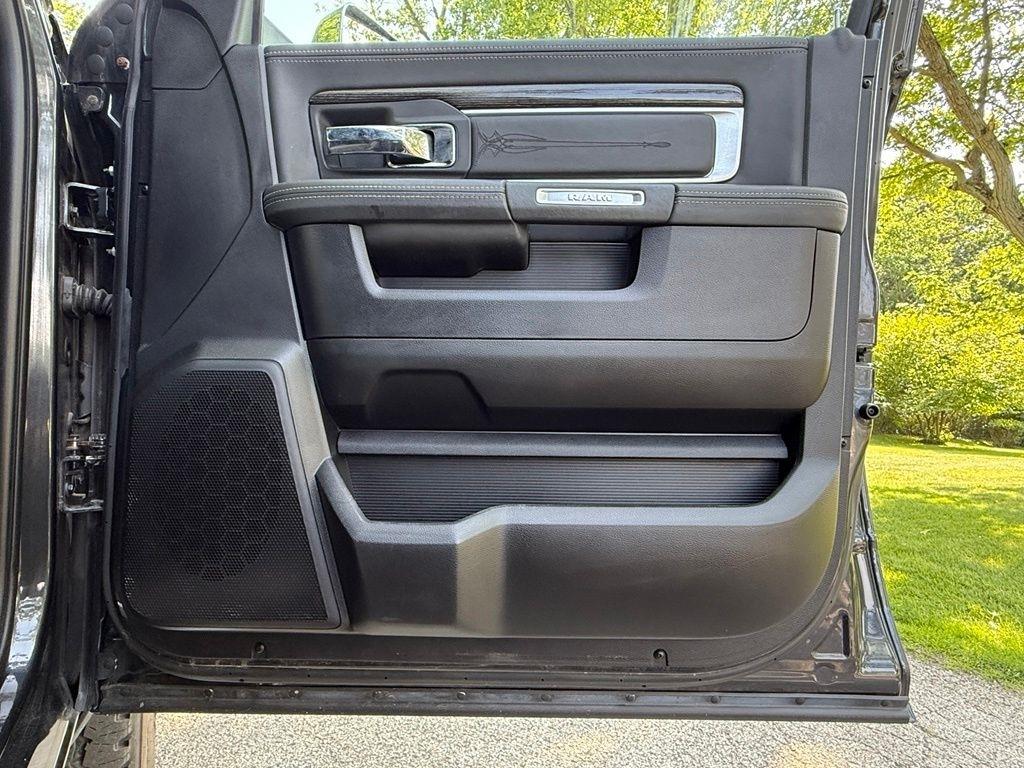 RAM 2500 4WD Crew Cab 149" Longhorn Limited 2016