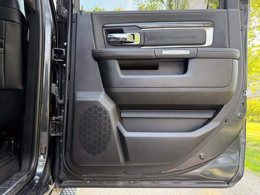 RAM 2500 4WD Crew Cab 149" Longhorn Limited 2016