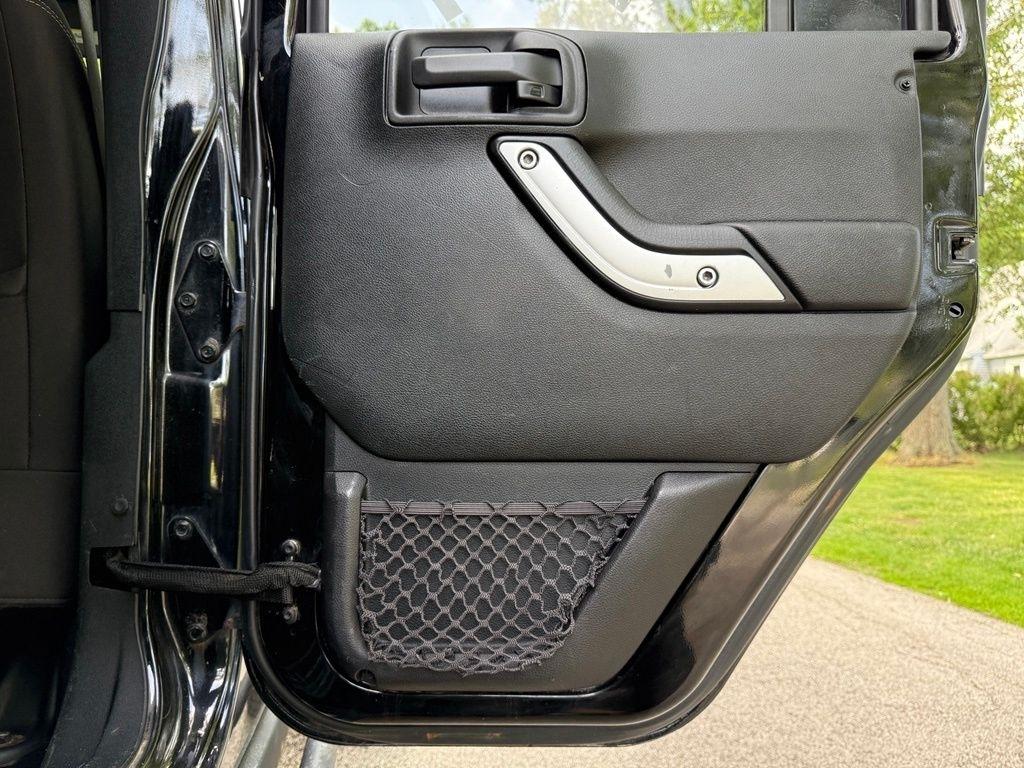 Jeep Wrangler Unlimited 4WD 4dr Rubicon 2017