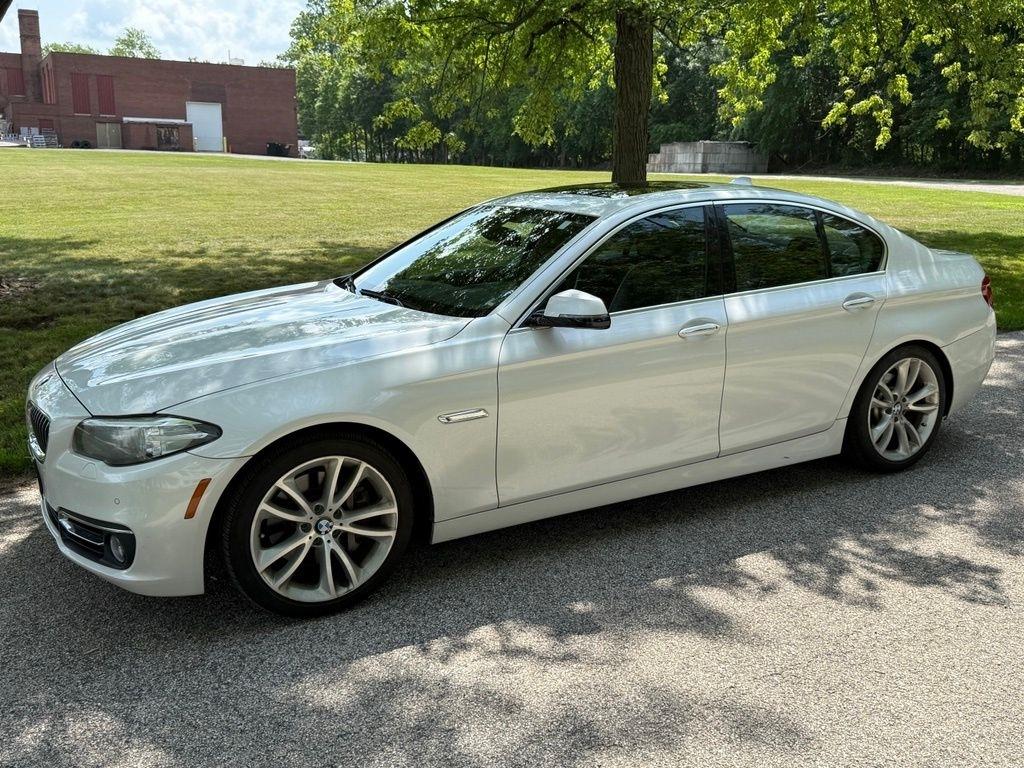 BMW 5 Series 4dr Sdn 535i xDrive AWD 2015
