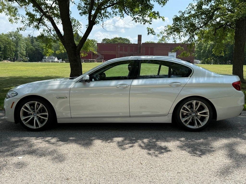 BMW 5 Series 4dr Sdn 535i xDrive AWD 2015