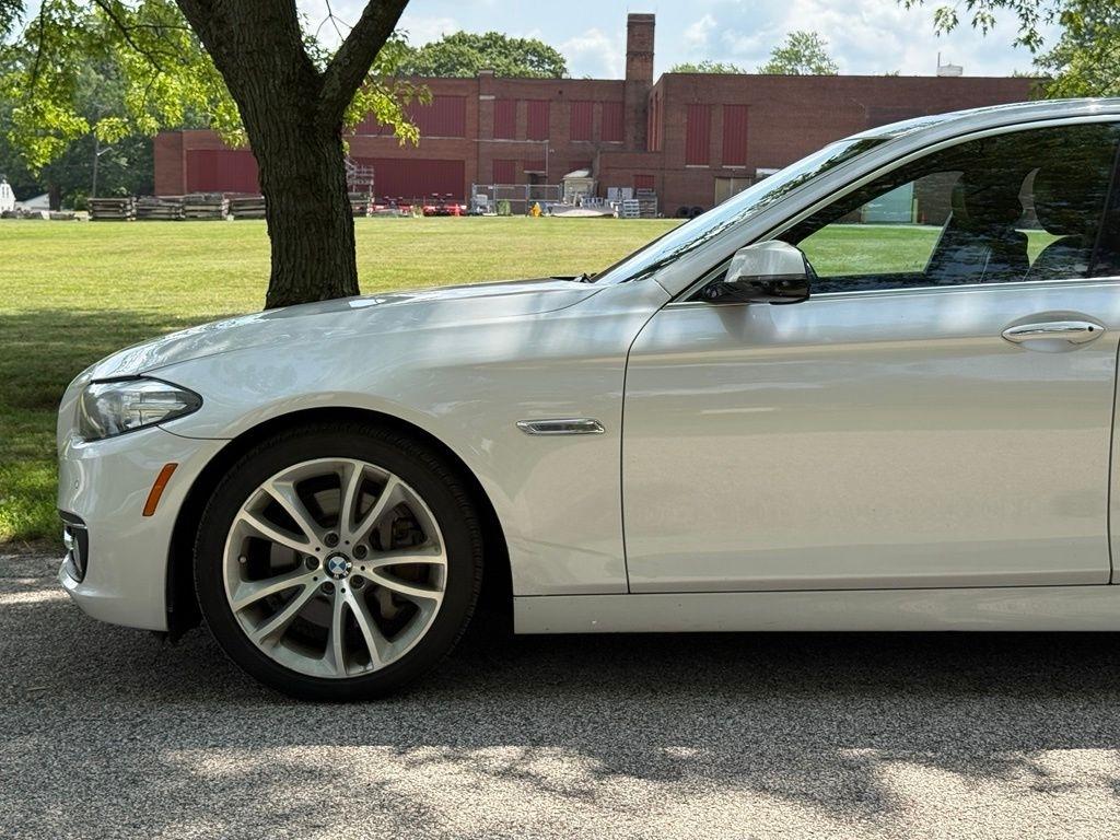 BMW 5 Series 4dr Sdn 535i xDrive AWD 2015