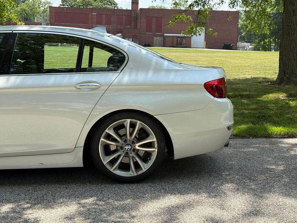 BMW 5 Series 4dr Sdn 535i xDrive AWD 2015