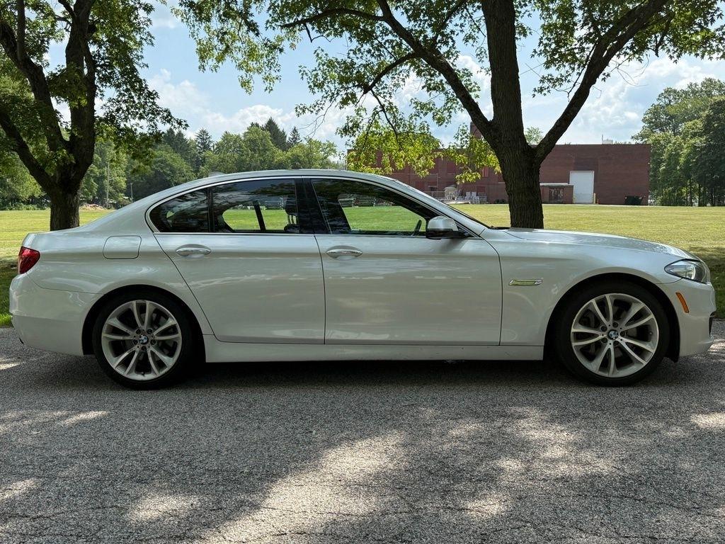 BMW 5 Series 4dr Sdn 535i xDrive AWD 2015