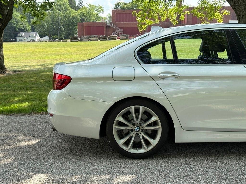 BMW 5 Series 4dr Sdn 535i xDrive AWD 2015