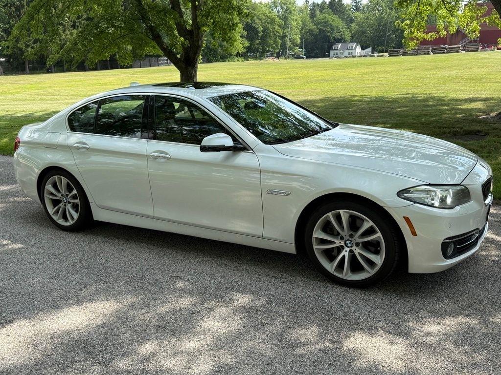 BMW 5 Series 4dr Sdn 535i xDrive AWD 2015