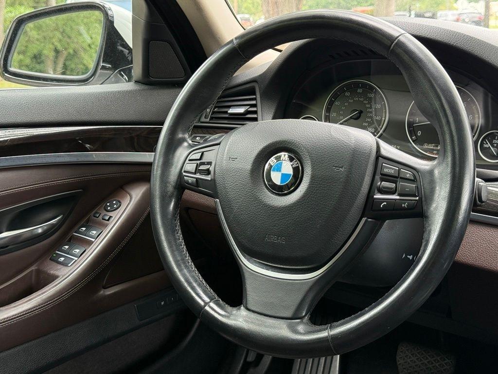 BMW 5 Series 4dr Sdn 535i xDrive AWD 2015