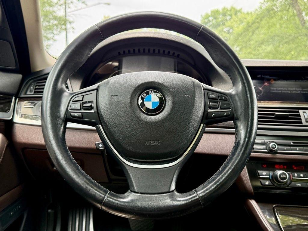 BMW 5 Series 4dr Sdn 535i xDrive AWD 2015