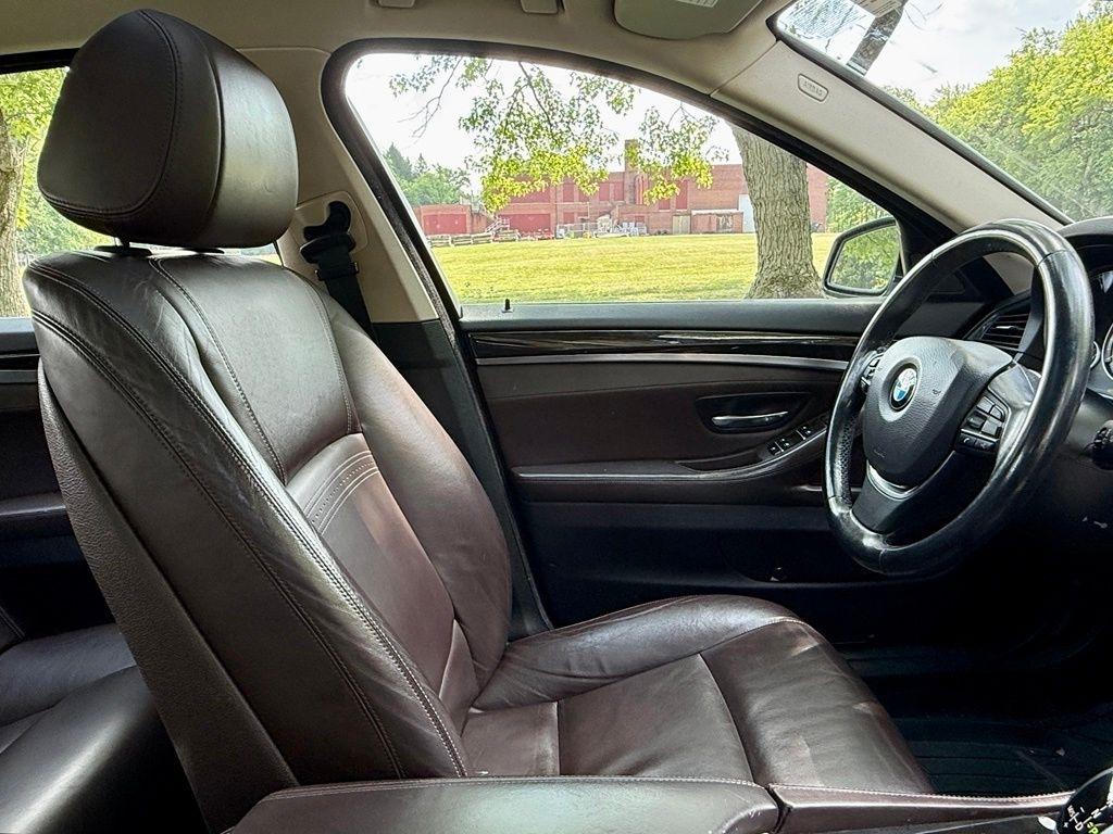 BMW 5 Series 4dr Sdn 535i xDrive AWD 2015