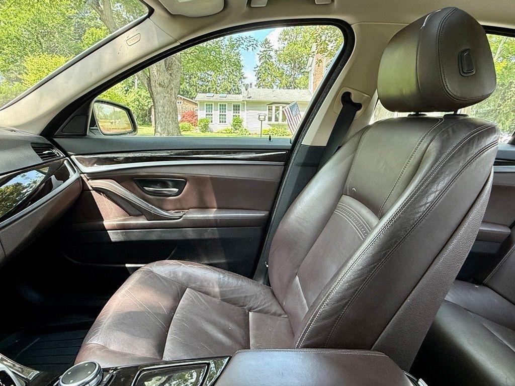 BMW 5 Series 4dr Sdn 535i xDrive AWD 2015