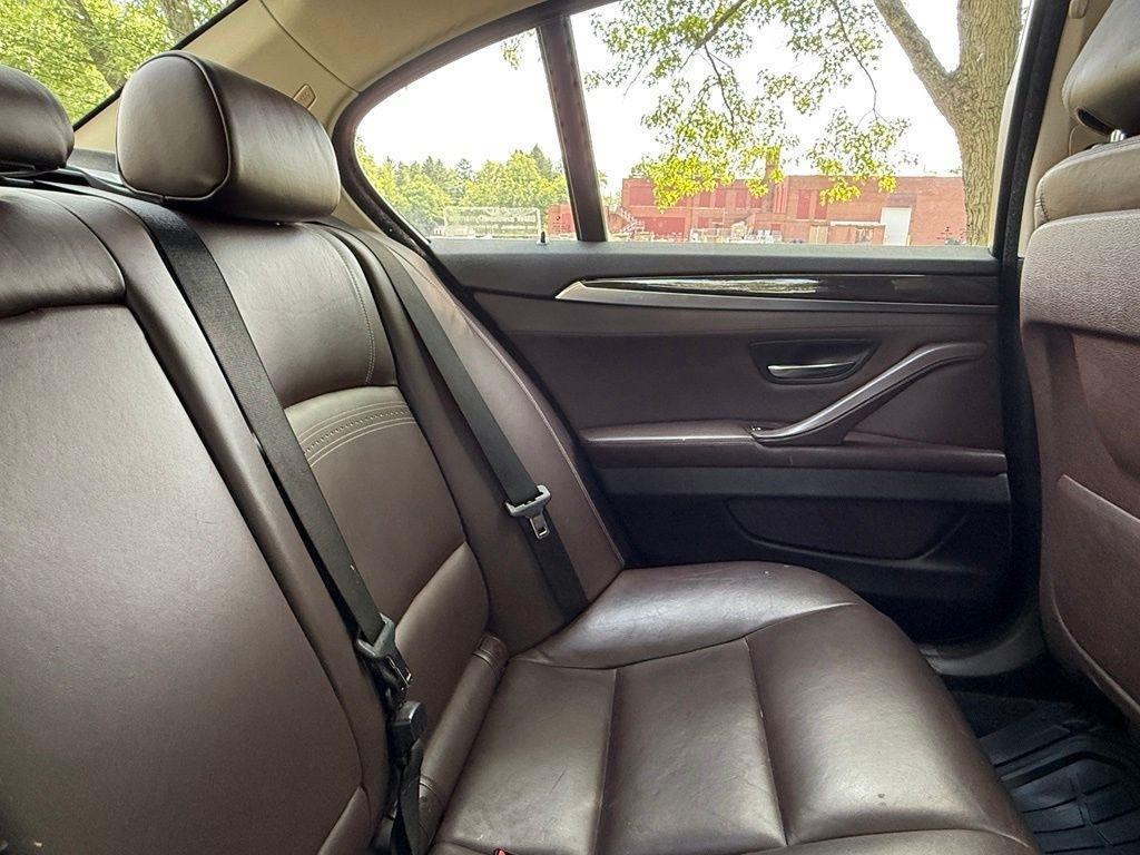 BMW 5 Series 4dr Sdn 535i xDrive AWD 2015