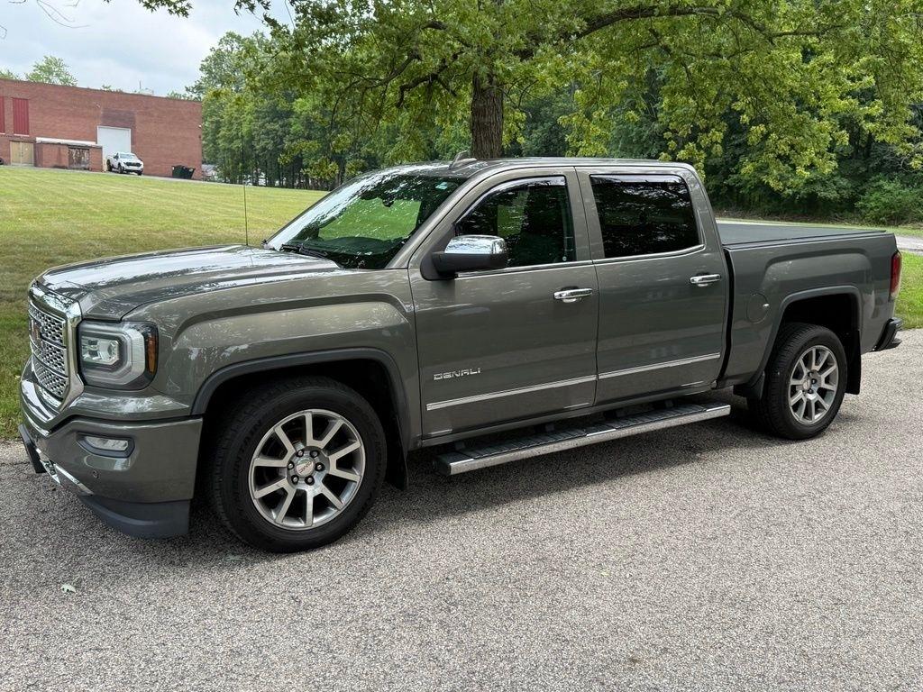 GMC Sierra 1500 4WD Crew Cab 143.5" Denali 2017