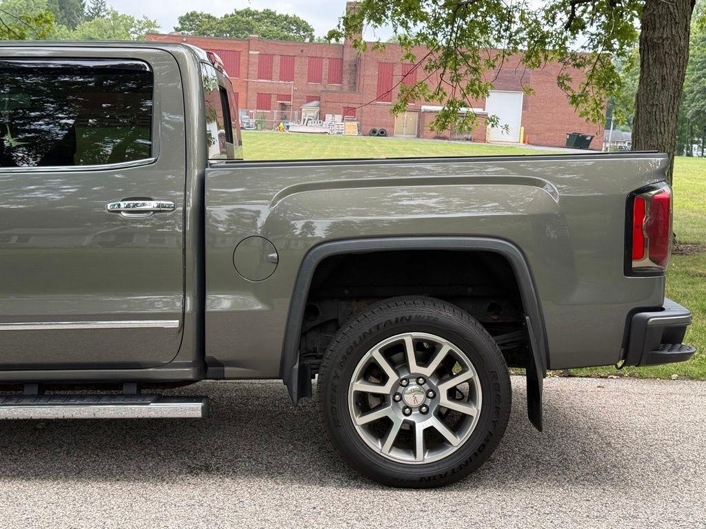 GMC Sierra 1500 4WD Crew Cab 143.5" Denali 2017