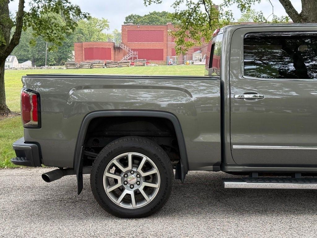 GMC Sierra 1500 4WD Crew Cab 143.5" Denali 2017