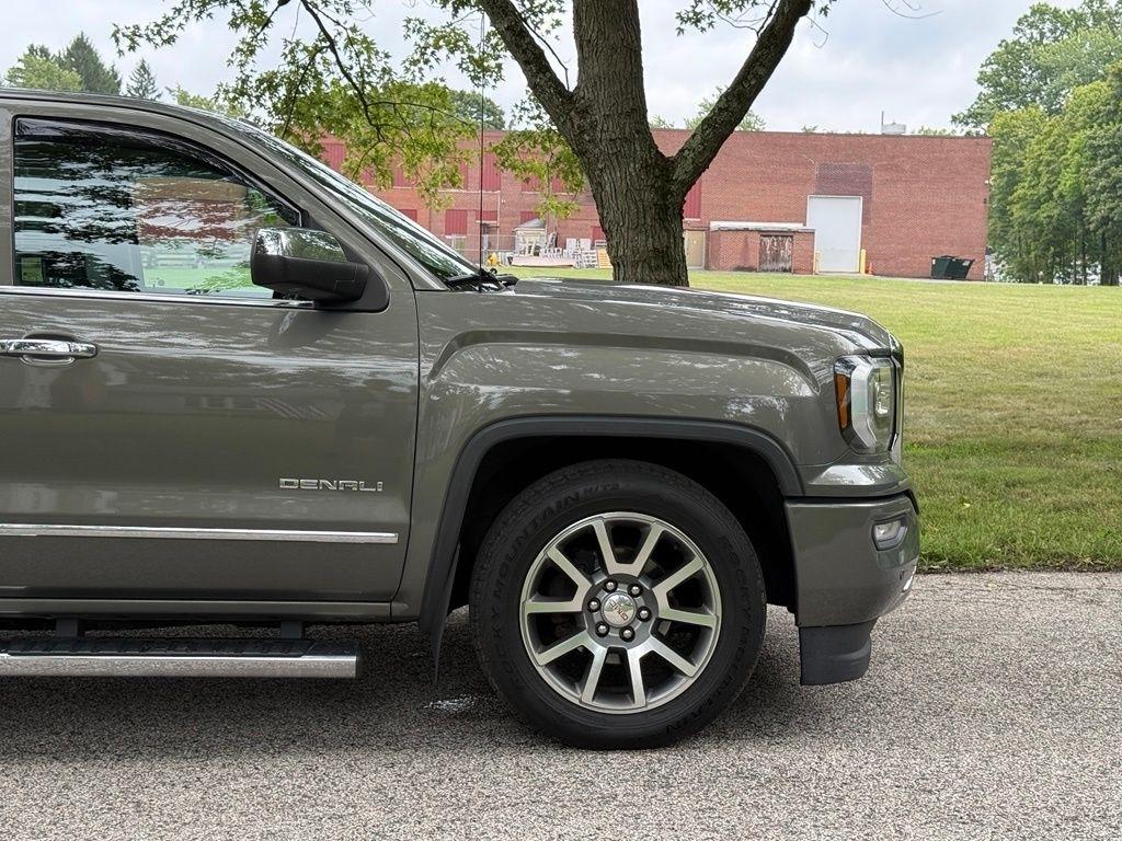 GMC Sierra 1500 4WD Crew Cab 143.5" Denali 2017