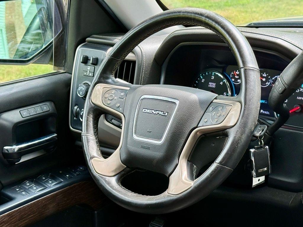 GMC Sierra 1500 4WD Crew Cab 143.5" Denali 2017