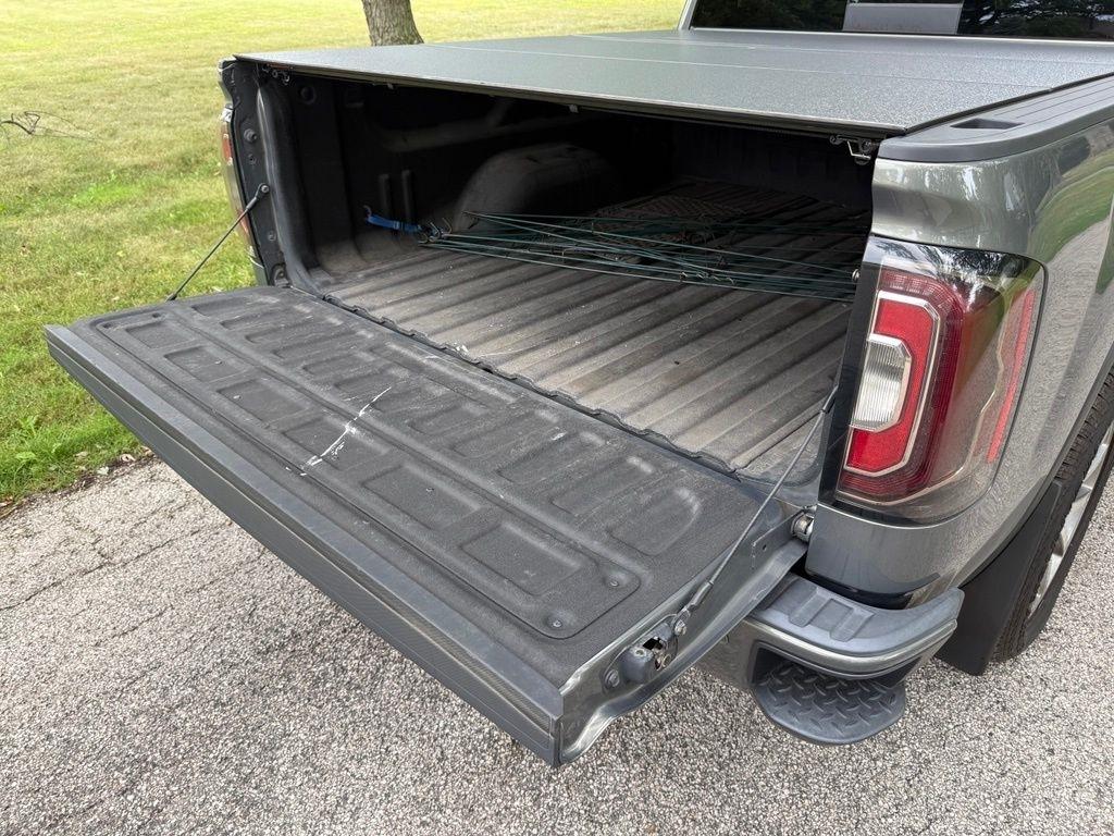 GMC Sierra 1500 4WD Crew Cab 143.5" Denali 2017