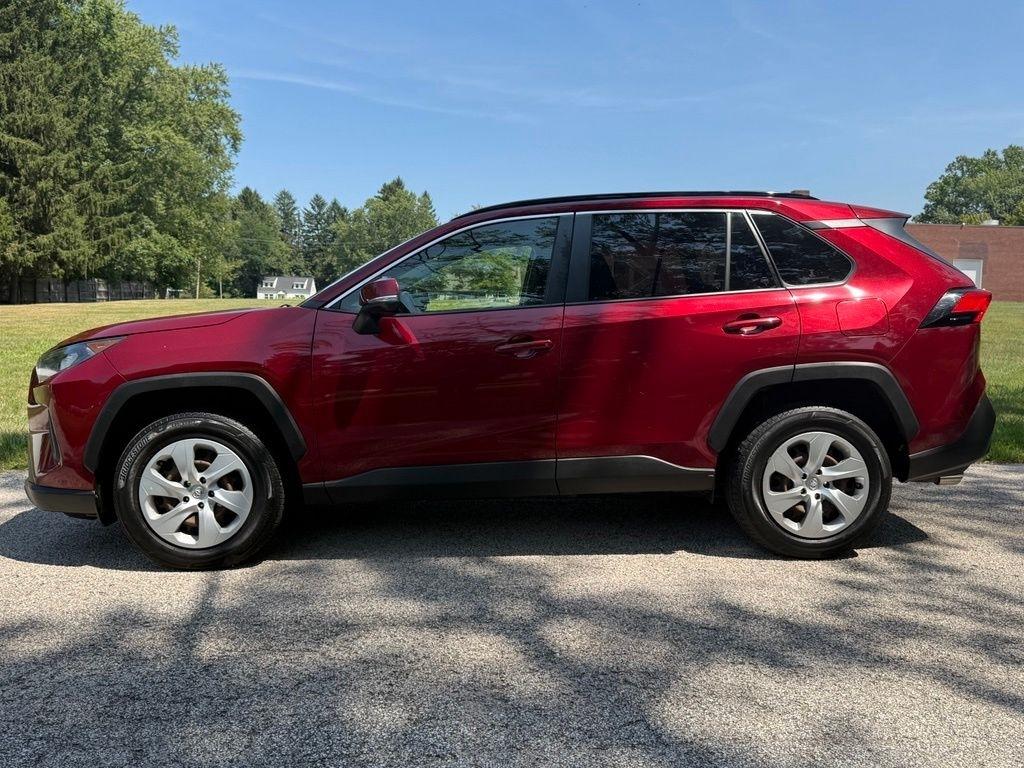 Toyota RAV4 LE AWD (Natl) 2019