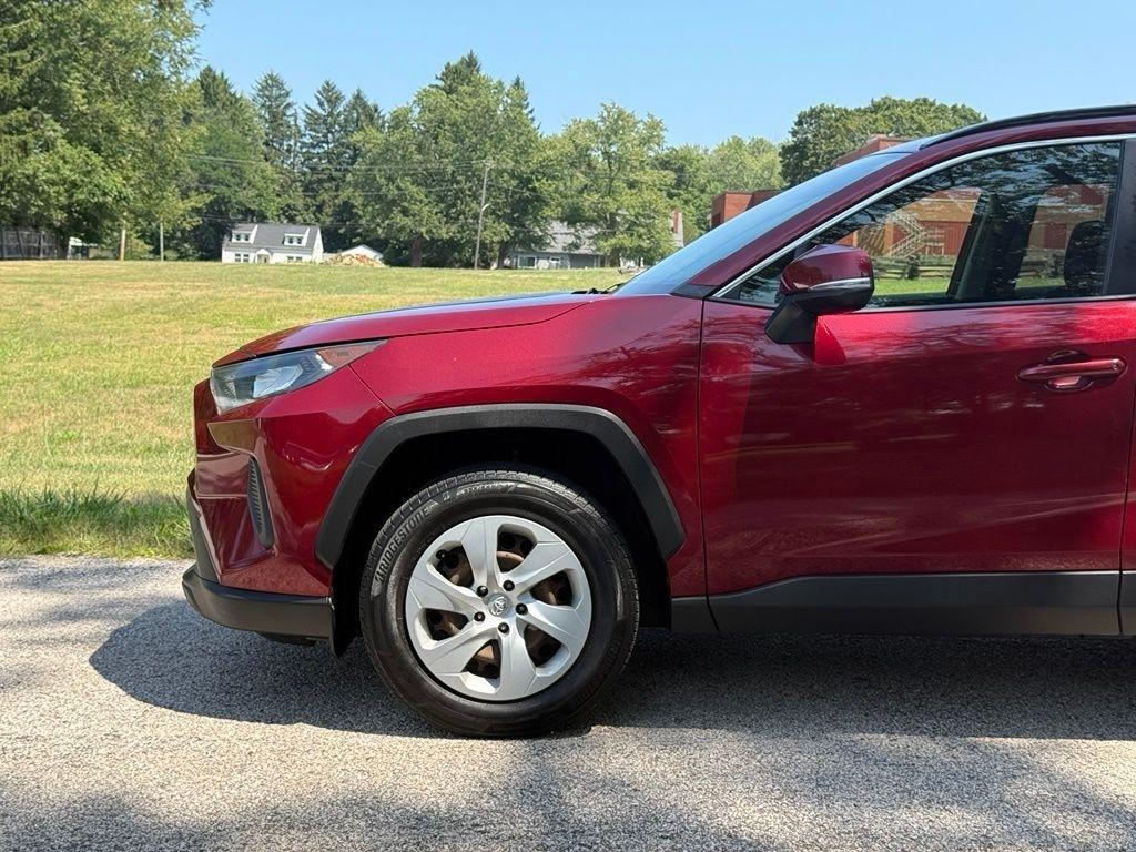 Toyota RAV4 LE AWD (Natl) 2019