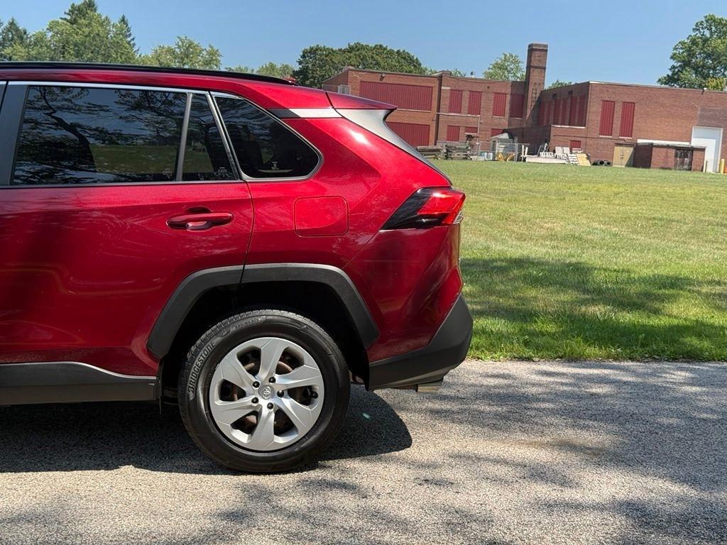 Toyota RAV4 LE AWD (Natl) 2019