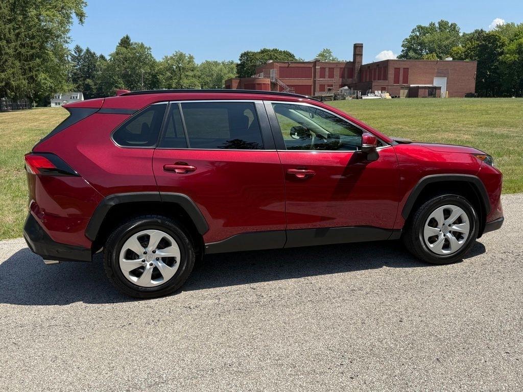 Toyota RAV4 LE AWD (Natl) 2019