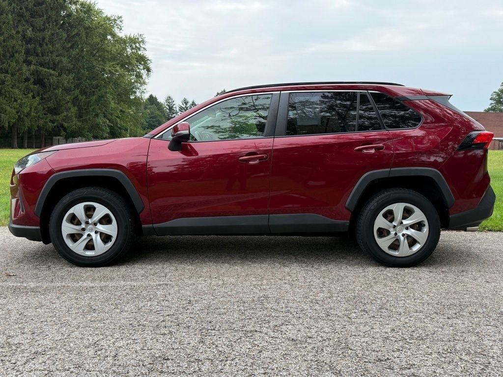Toyota RAV4 LE AWD (Natl) 2019