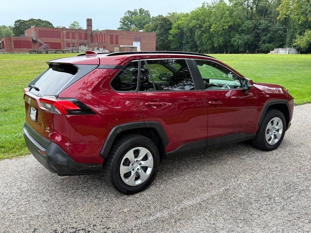 Toyota RAV4 LE AWD (Natl) 2019