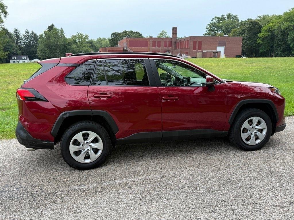 Toyota RAV4 LE AWD (Natl) 2019