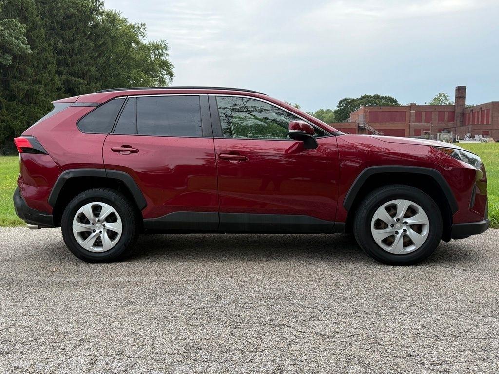 Toyota RAV4 LE AWD (Natl) 2019