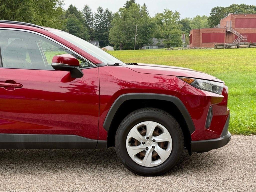 Toyota RAV4 LE AWD (Natl) 2019