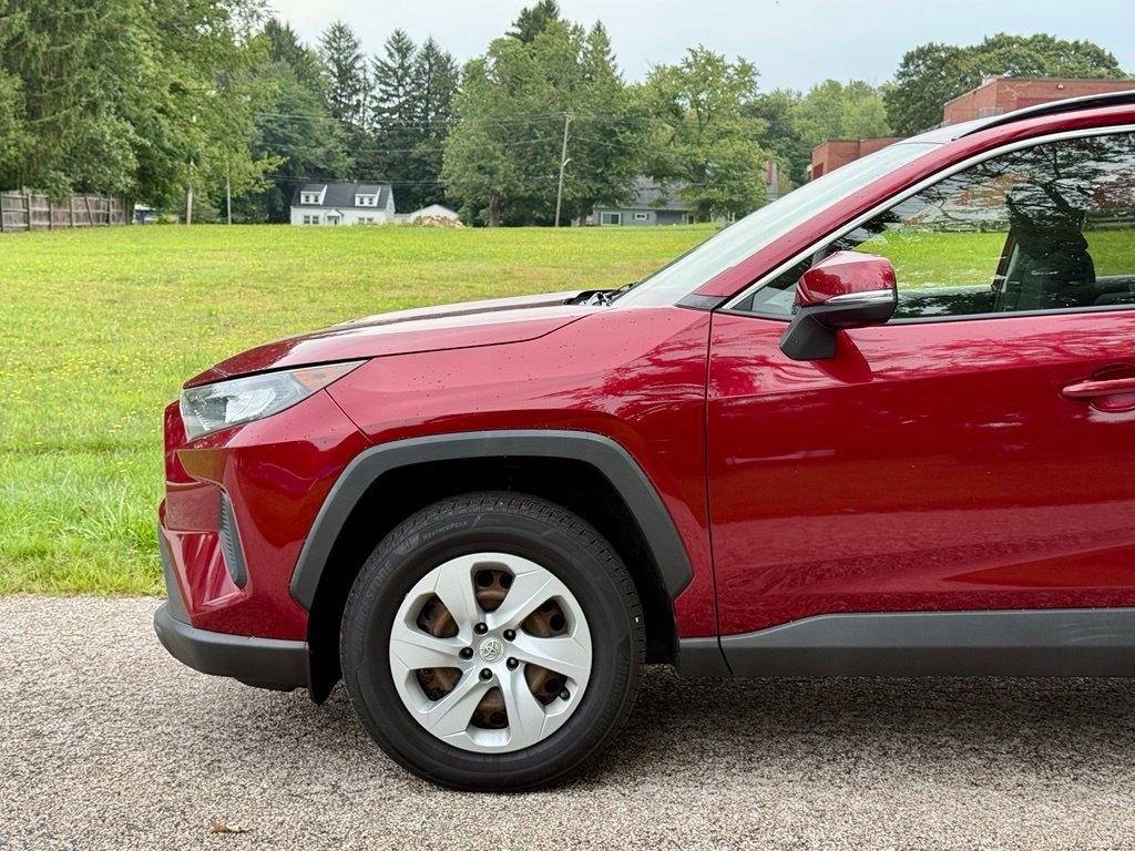 Toyota RAV4 LE AWD (Natl) 2019